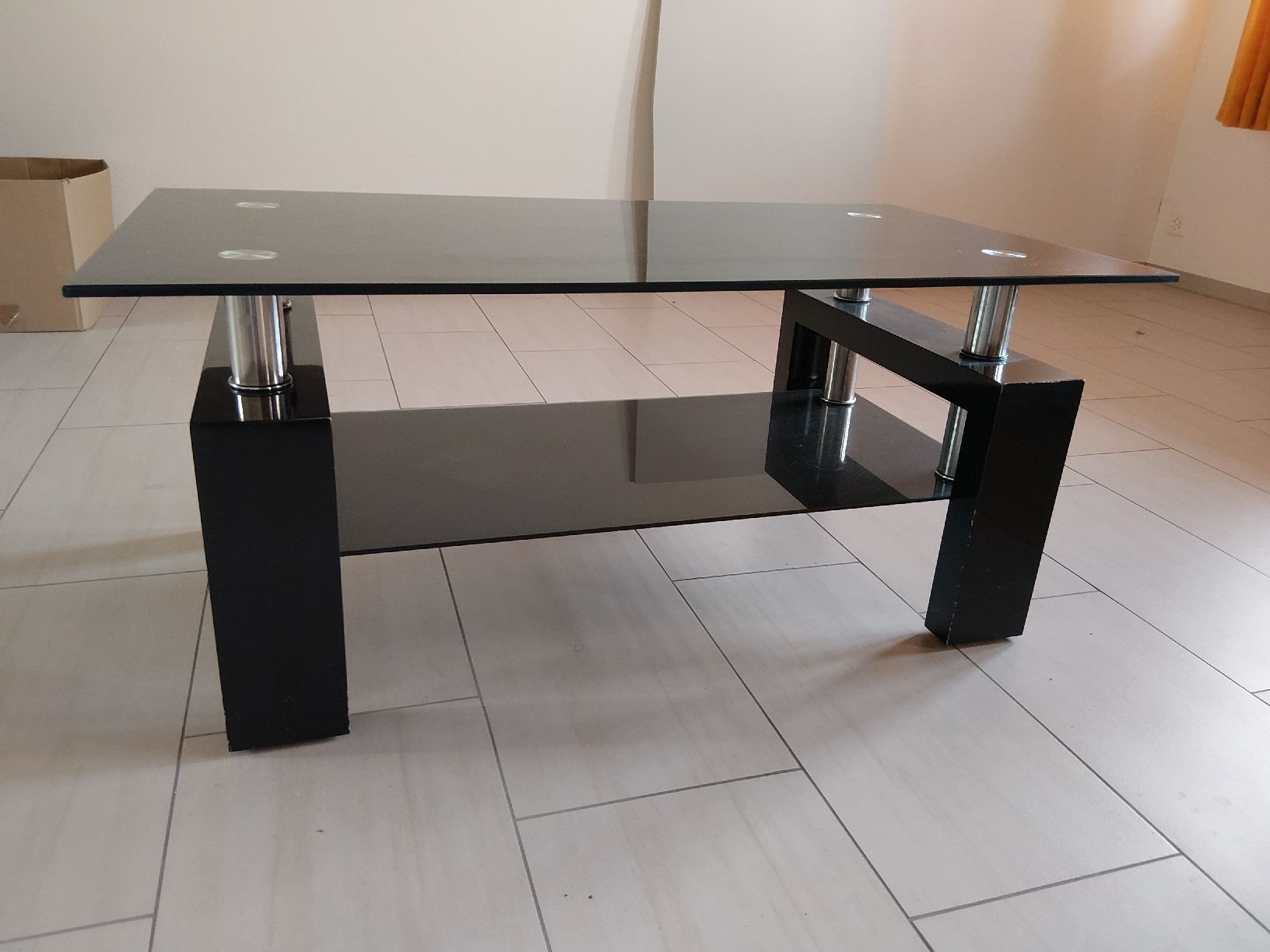 Tavoli: Schwarzer Couchtisch mit Glasplatte – Usato da Löhningen venduto da Bw7 1