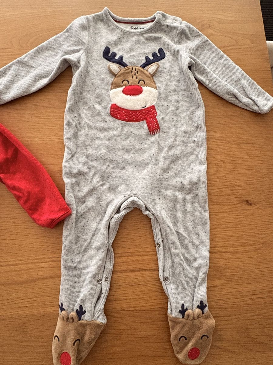 Lotti & Set di vestiti: Set di pigiami tema natalizio  – Usato da S. Antonino venduto da FedeKikka88 6