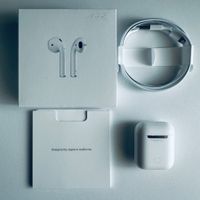 Original Apple AirPods 2 Kopfhörer Wireless Lightning Kabel