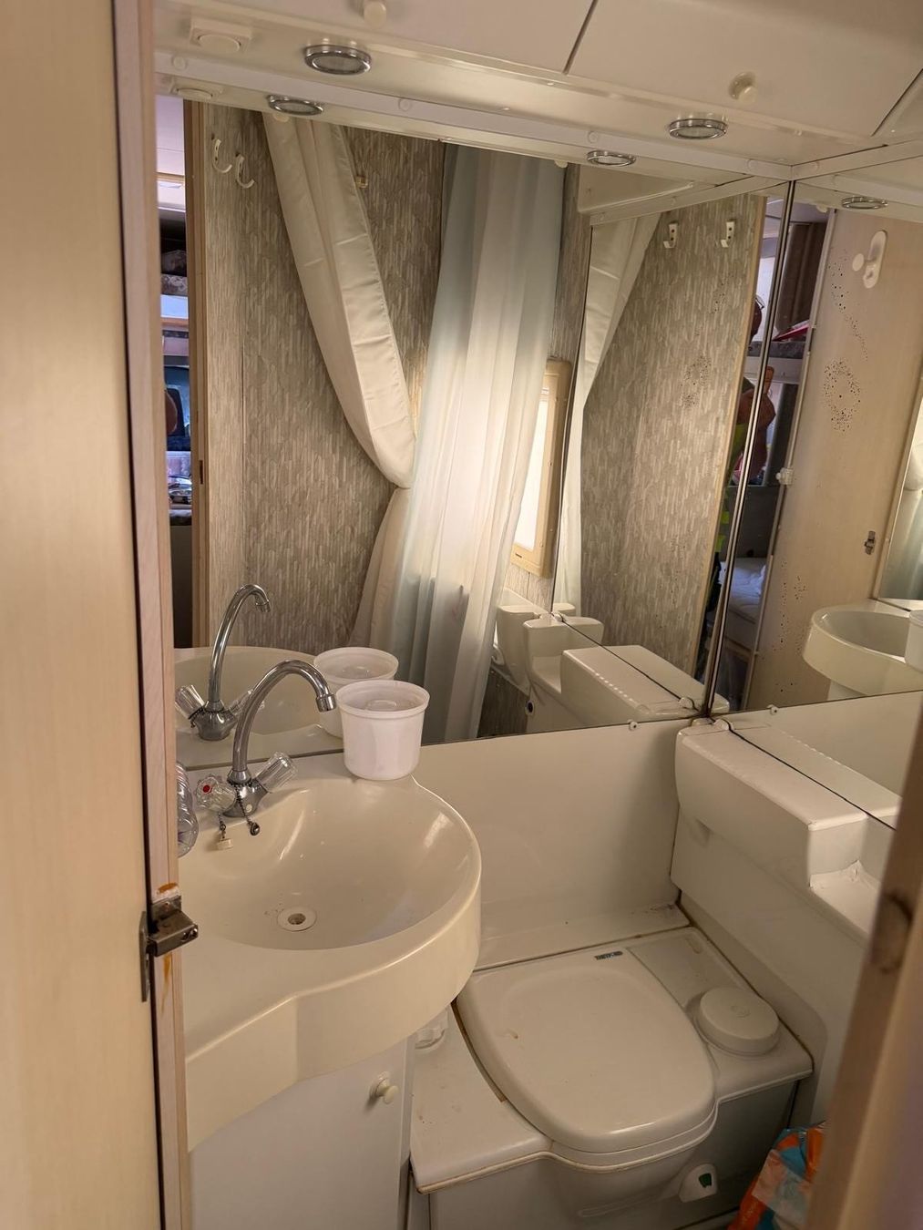Fiat Camping Fahrzeuge: FIAT Ducato 290 / 14 – Gebraucht aus Winterthur von Stapowinti 8