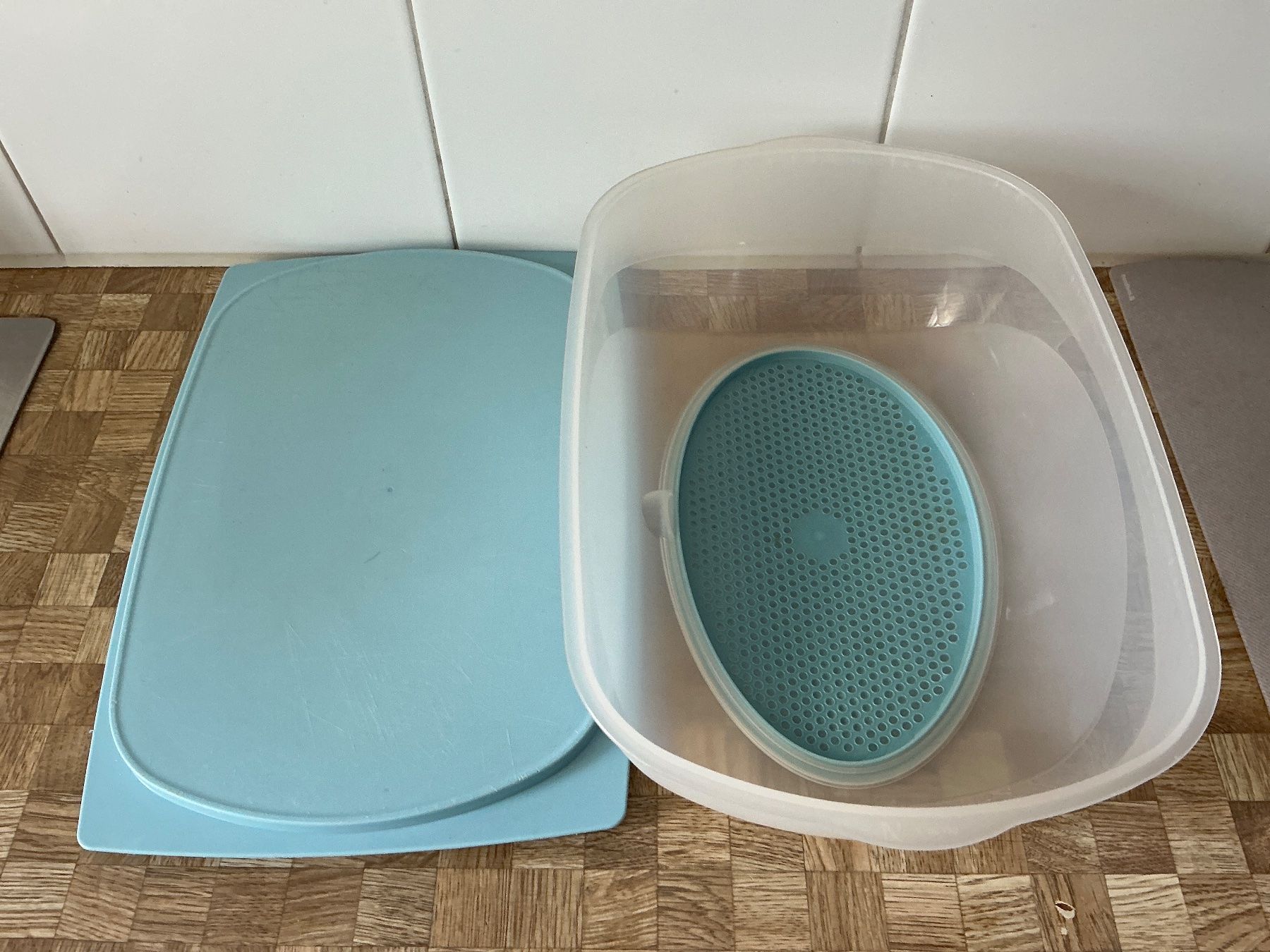 Tupperware Behälter & Ähnliches: Tupperware    grosser CheeSmart – Gebraucht aus Birmensdorf ZH von Hilhan 1