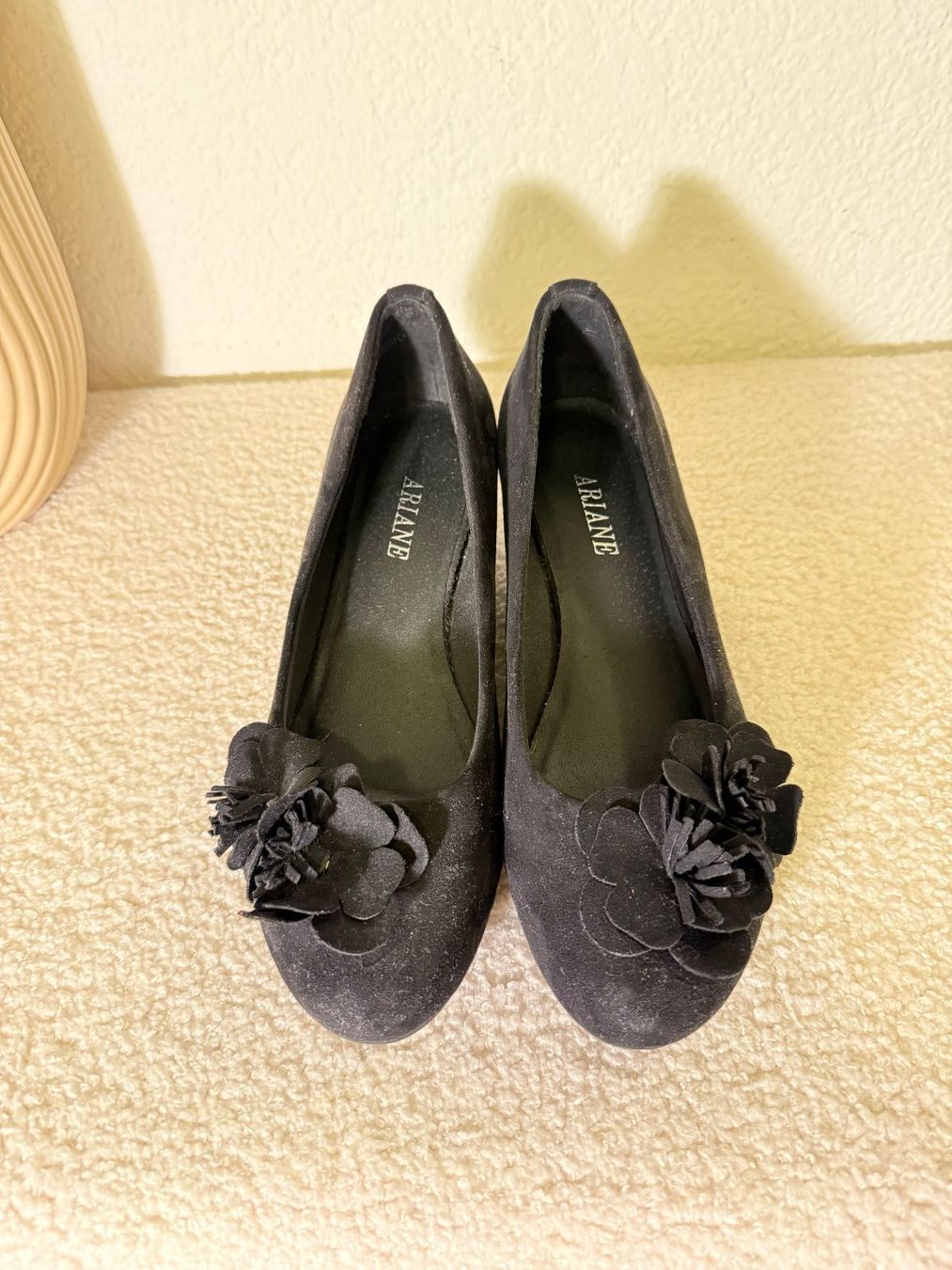 Scarpe da donna: Schwarze Keilabsatzschuhe mit Blume Gr. 37 – Usato da Untersiggenthal venduto da ClaudiaVotta 1