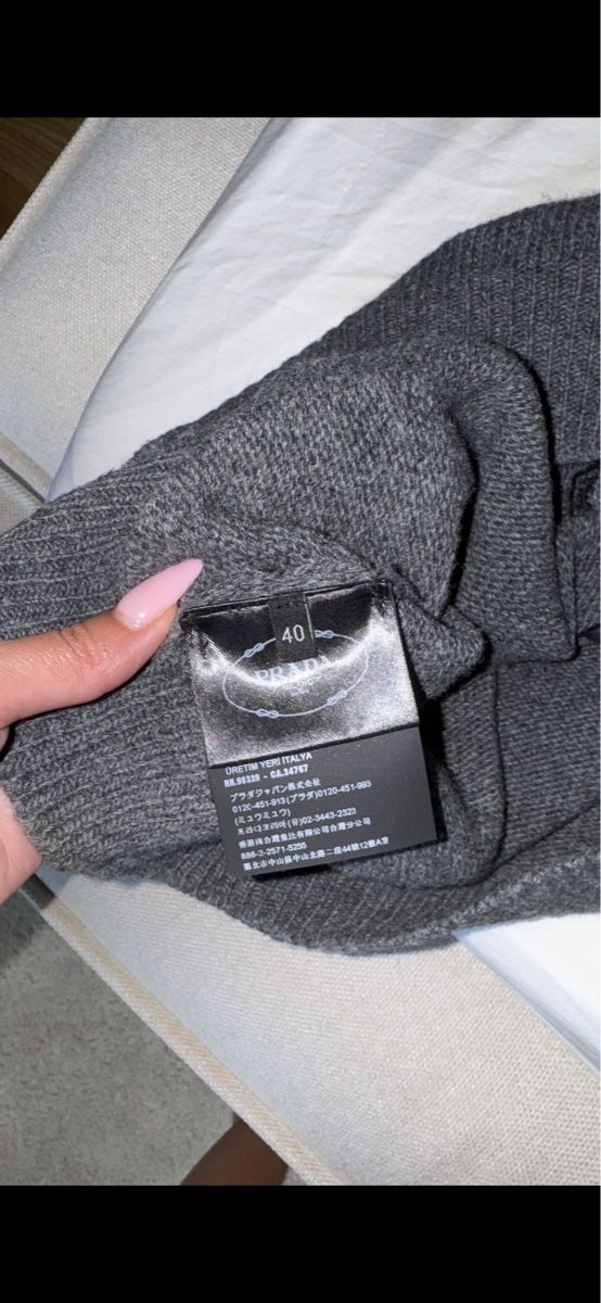 Maglioni & Felpe: Prada – Usato da Reinach AG venduto da MineD 1