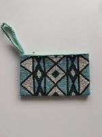 Kleine Clutch mit Pailletten