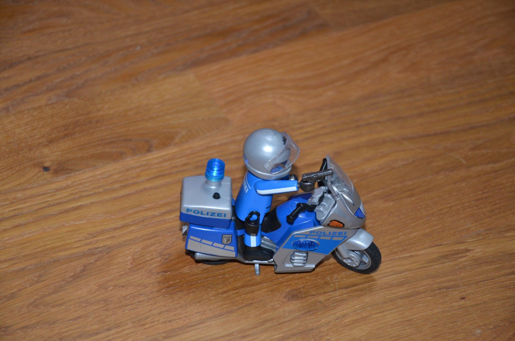 Playmobil Spielzeuge: Playmobil Polizeiauto und Polizeimotorrad – Gebraucht aus Islikon von pfigu 1