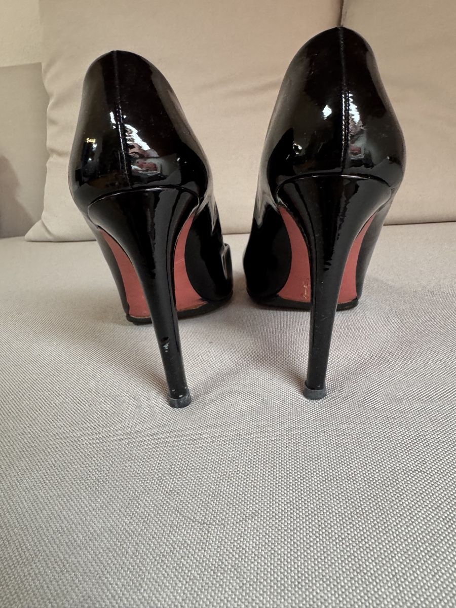 Miu Miu Scarpe da donna: Escarpins vernis noirs élégants MIUMIU taille 40 – Usato da Boudry venduto da jul_l9mr 2
