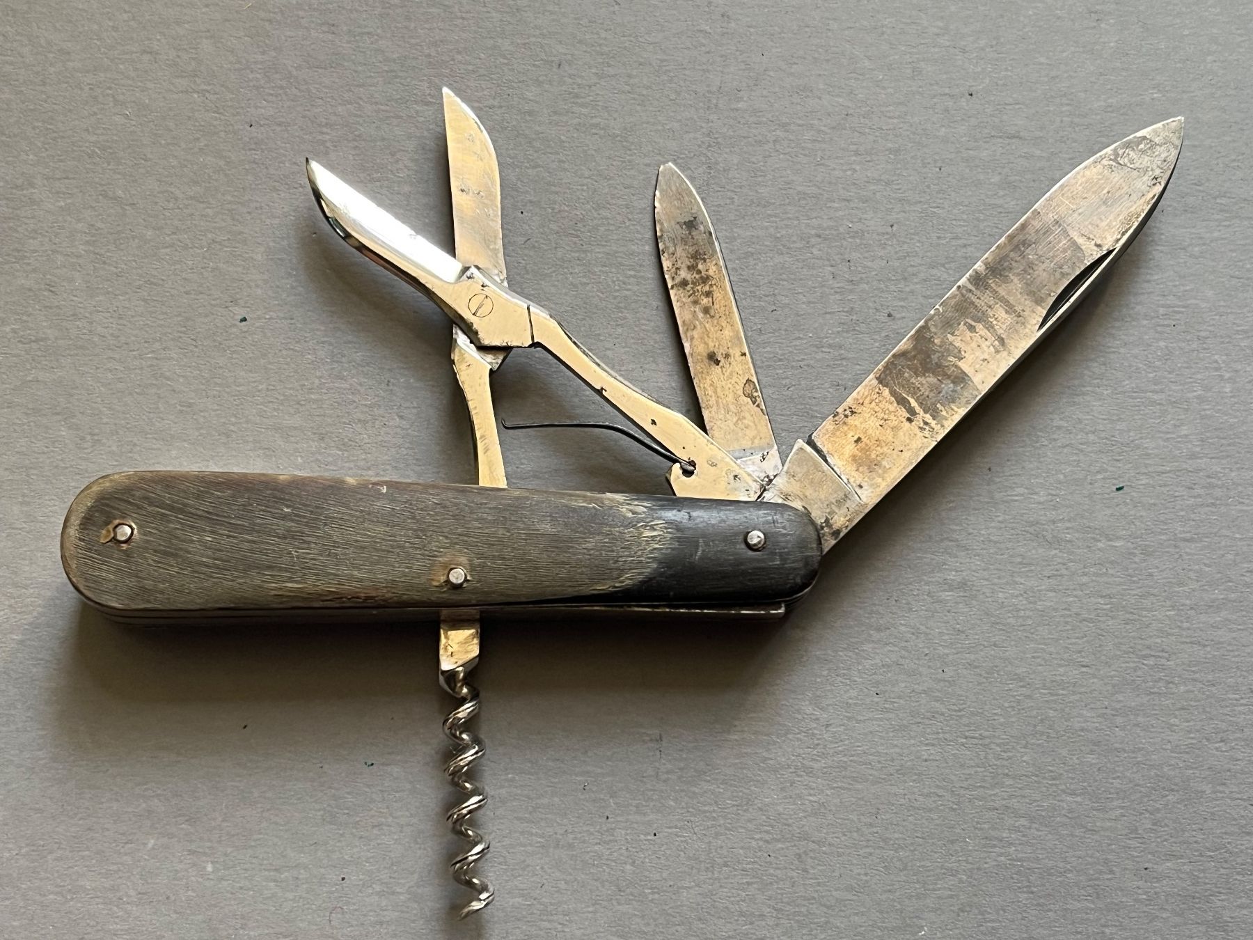 Couteaux de poche: Altes Sackmesser 93 mm - Horn-Griffschalen – D'occasion à Zürich par FV.vintage 1