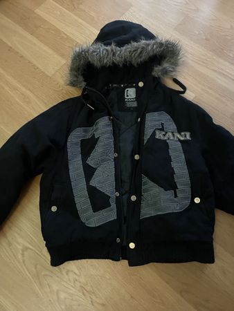Coole Kani Winter-Jacke mit Kapuze, Gr. S, Top Zustand!