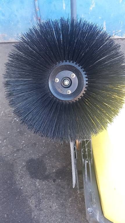 Kärcher Alle Maschinen: Kärcher Kehrmaschine KM 70/20 C – Gebraucht aus Hasliberg Reuti von chrihasli 4