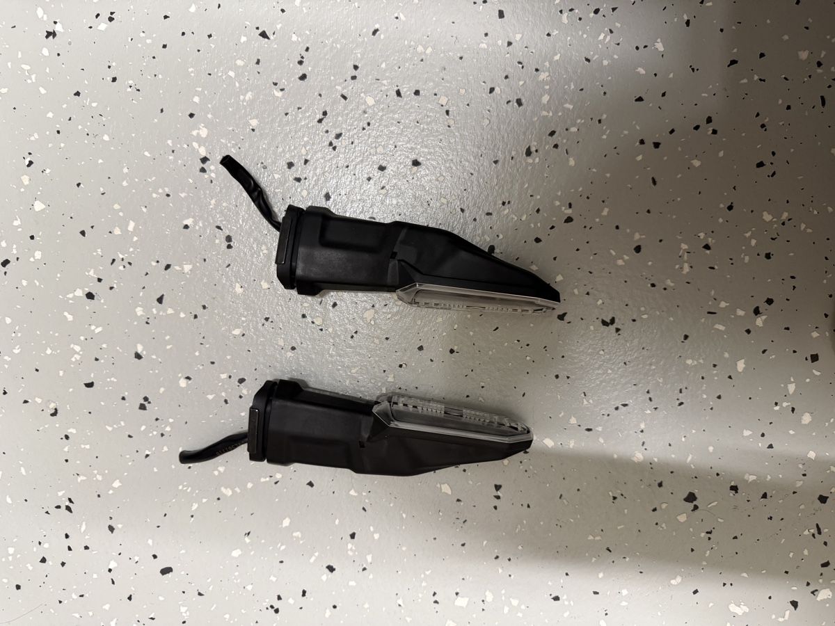 Kawasaki Tutti i ricambio per moto: Originales Z900 Blinker Paar, Schwarz – Nuovo e nell'imballaggio originale da Bazenheid venduto da AllesDirekt
