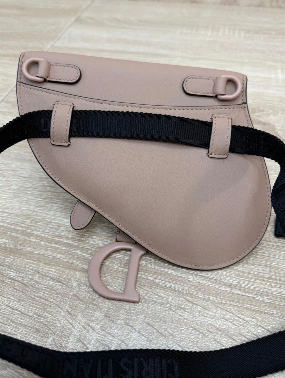 Dior Sacs femmes: Dior Original Saddle Belt Bag nude – D'occasion à Regensdorf par KlangderWolken
