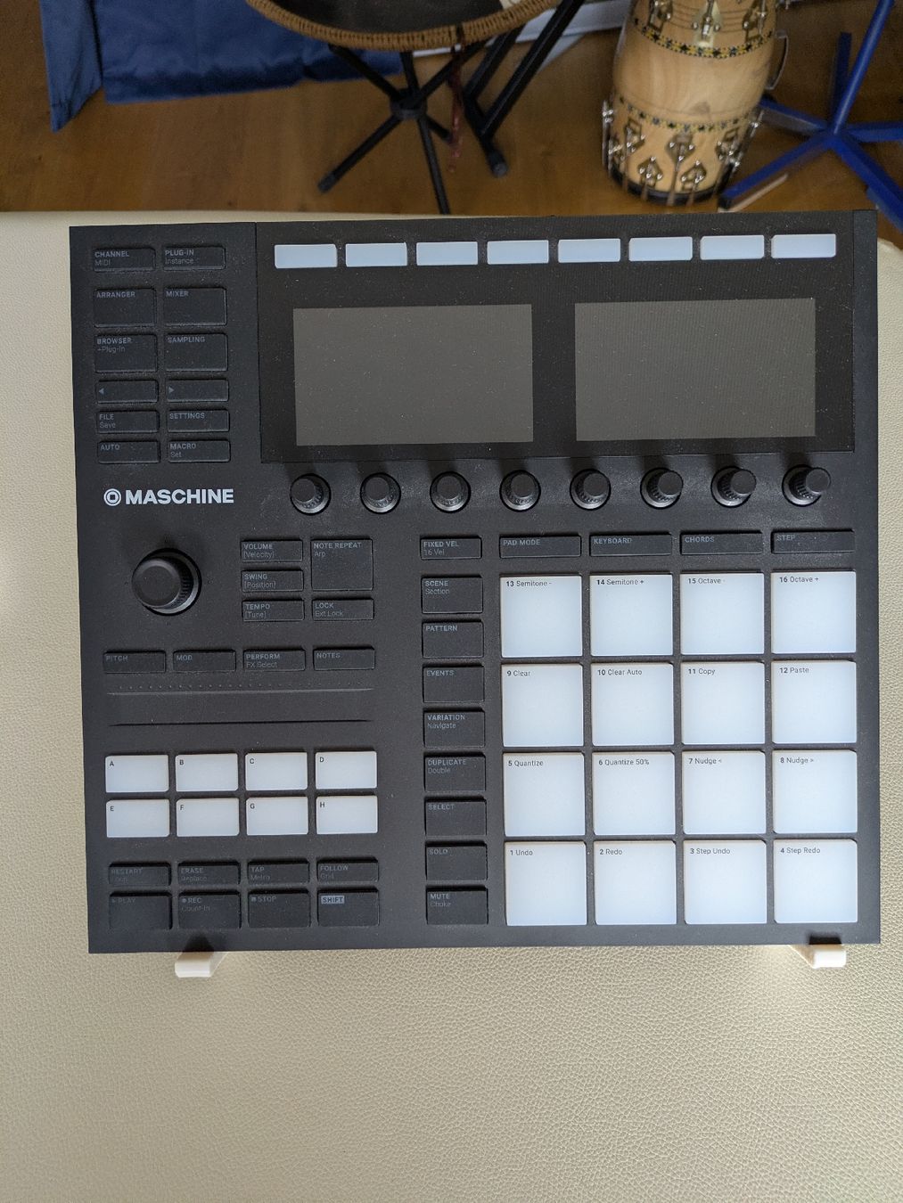 Native Instruments Instruments de musique: Maschine MKII  – D'occasion à Tüscherz-Alfermée par ken130893