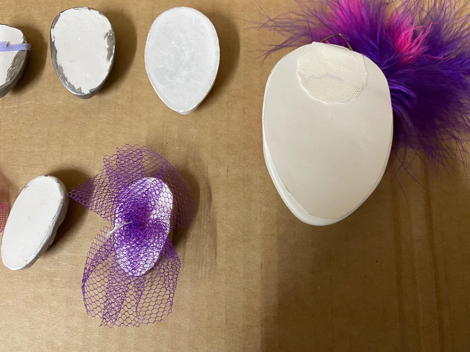 Tutte le decorazioni: Gibs Masken selbstbemalt – Usato da Eschlikon TG venduto da ArtRec 7
