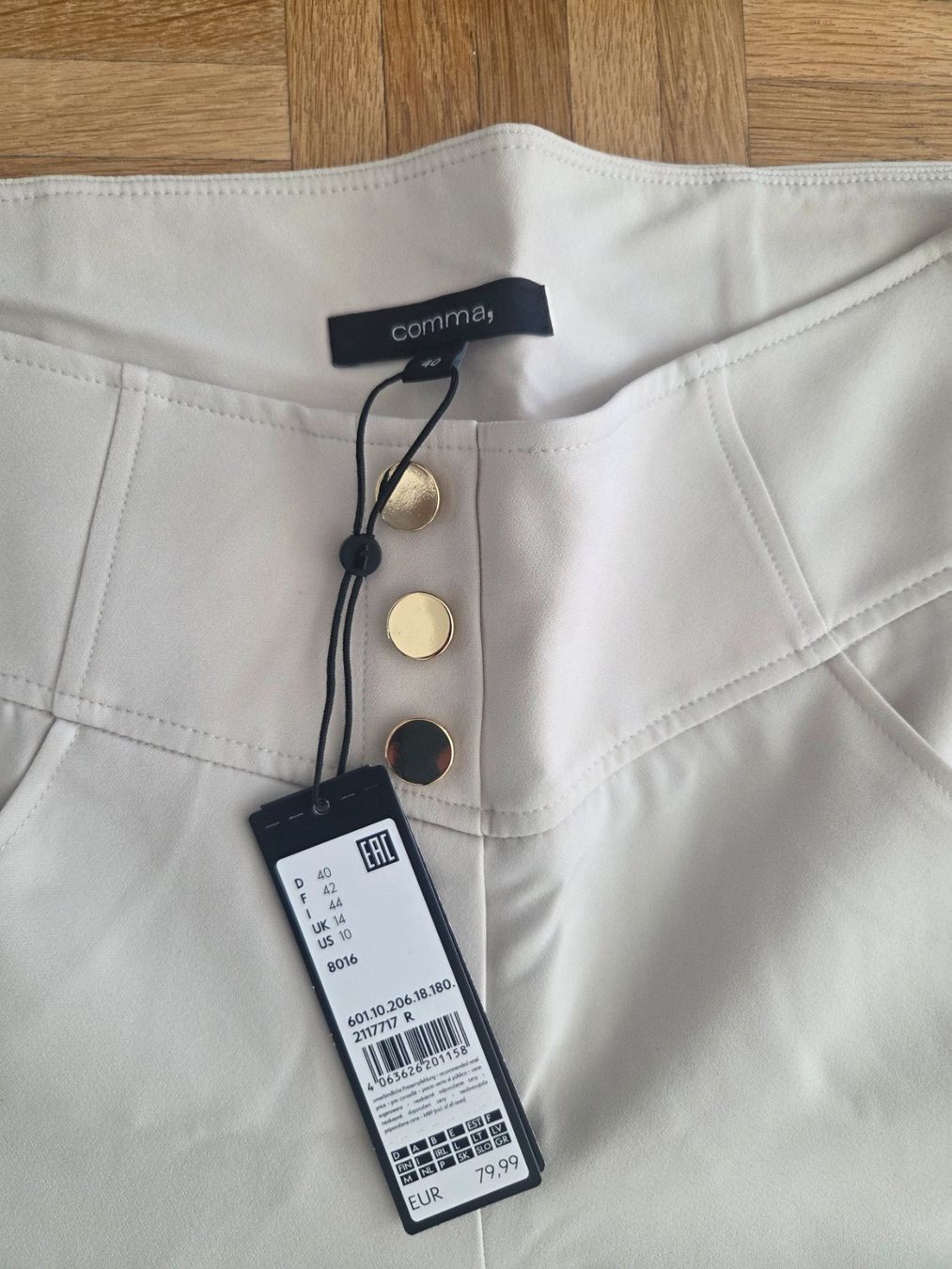 Comma Pantalons: Neue Caprihose von Comma Gr. 40 – Neuf avec emballage d'origine à Rudolfstetten par anjam81 1