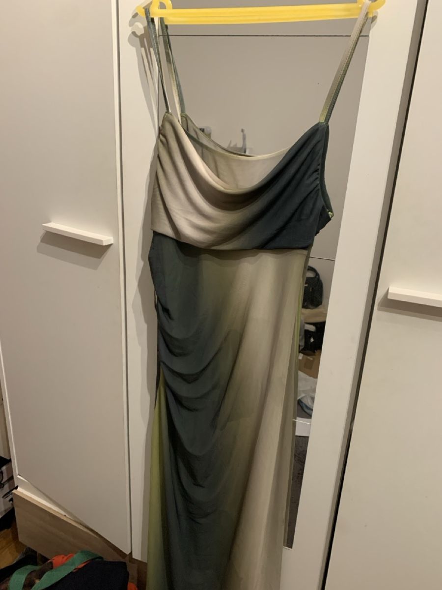 Pull&Bear Vestiti: Elegantes Sommerkleid mit Farbverlauf – Nuovo (secondo la descrizione) da Winterthur venduto da mie_l9gr