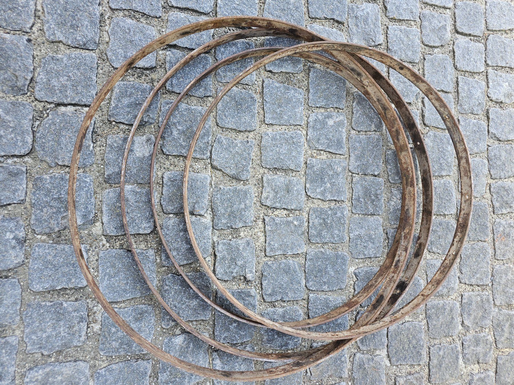 Tutte le decorazioni: 4 alte Eisenringe – Usato da Kölliken venduto da Forfun53 1