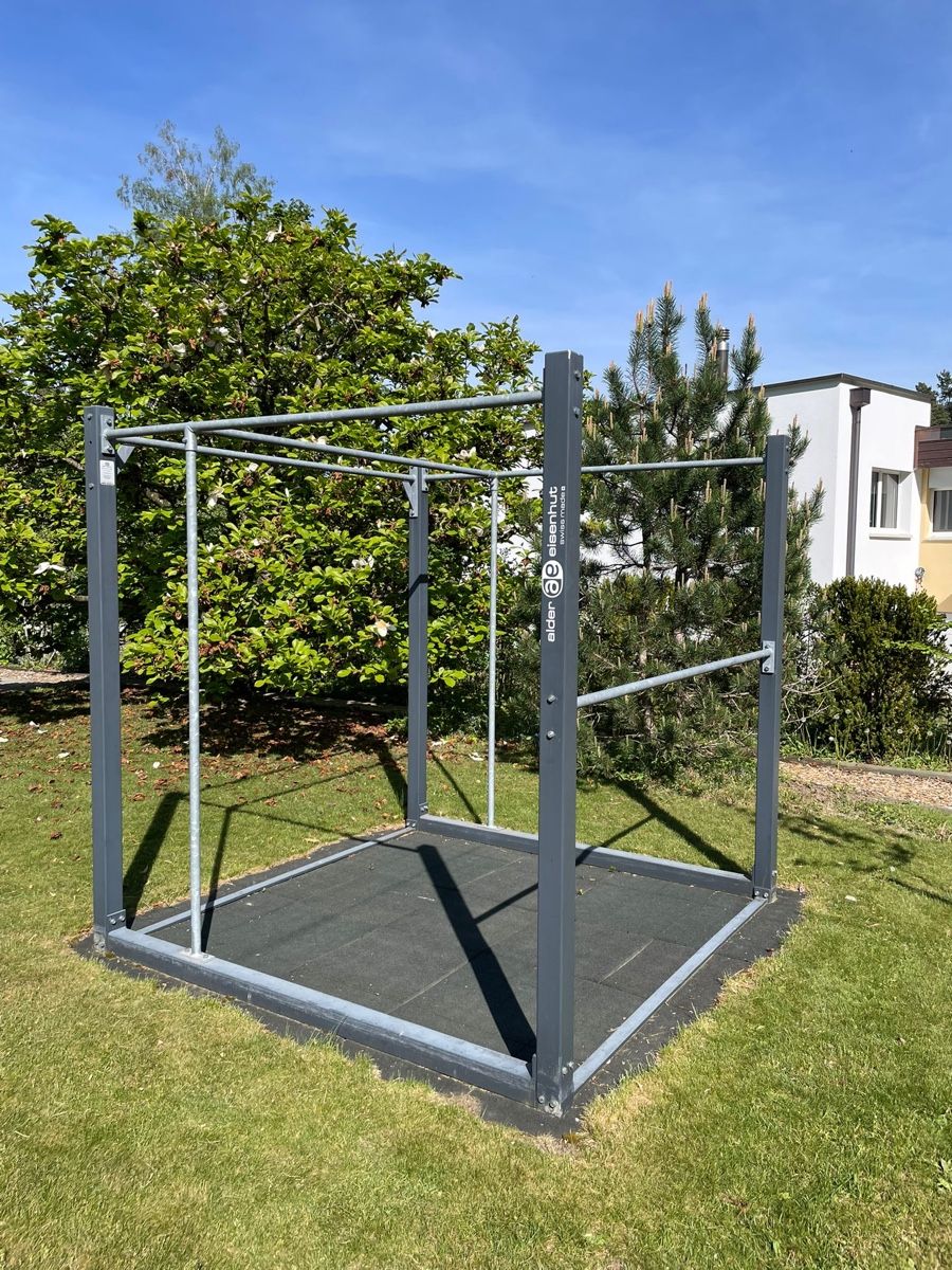 Pareti & prese d'arrampicata: alder+eisenhut mobil cube – Usato da Neuhausen venduto da RafaelSH