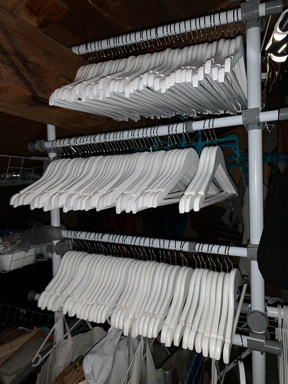 LIQWEI 15er Set Holz Kleiderbügel Kinder - Rutschfeste Babybügel Mit Süßem Design