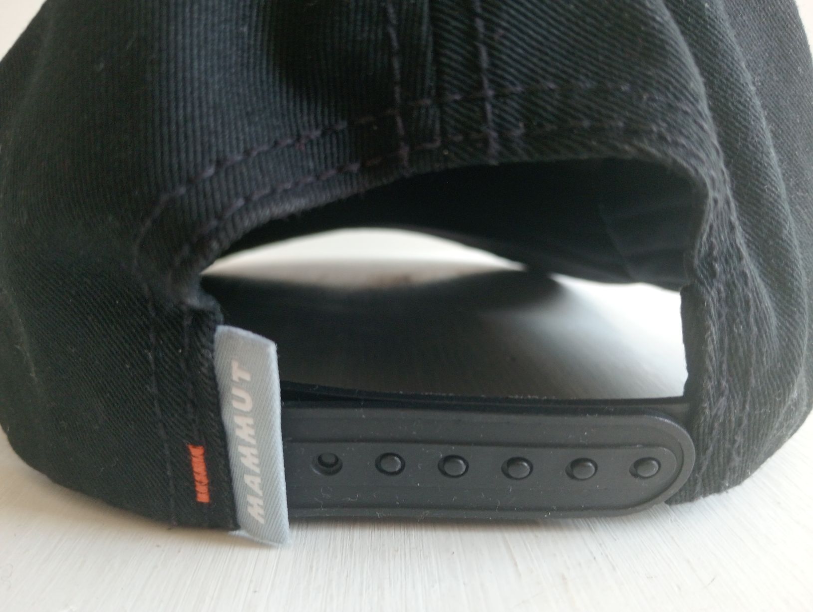 Mammut Altro in  Abbigliamento & Accessori: Mammut Mountain Cap "Coffee" Black - Gr. S/M Defect – Difettoso da Allschwil venduto da Evgeniia78 4