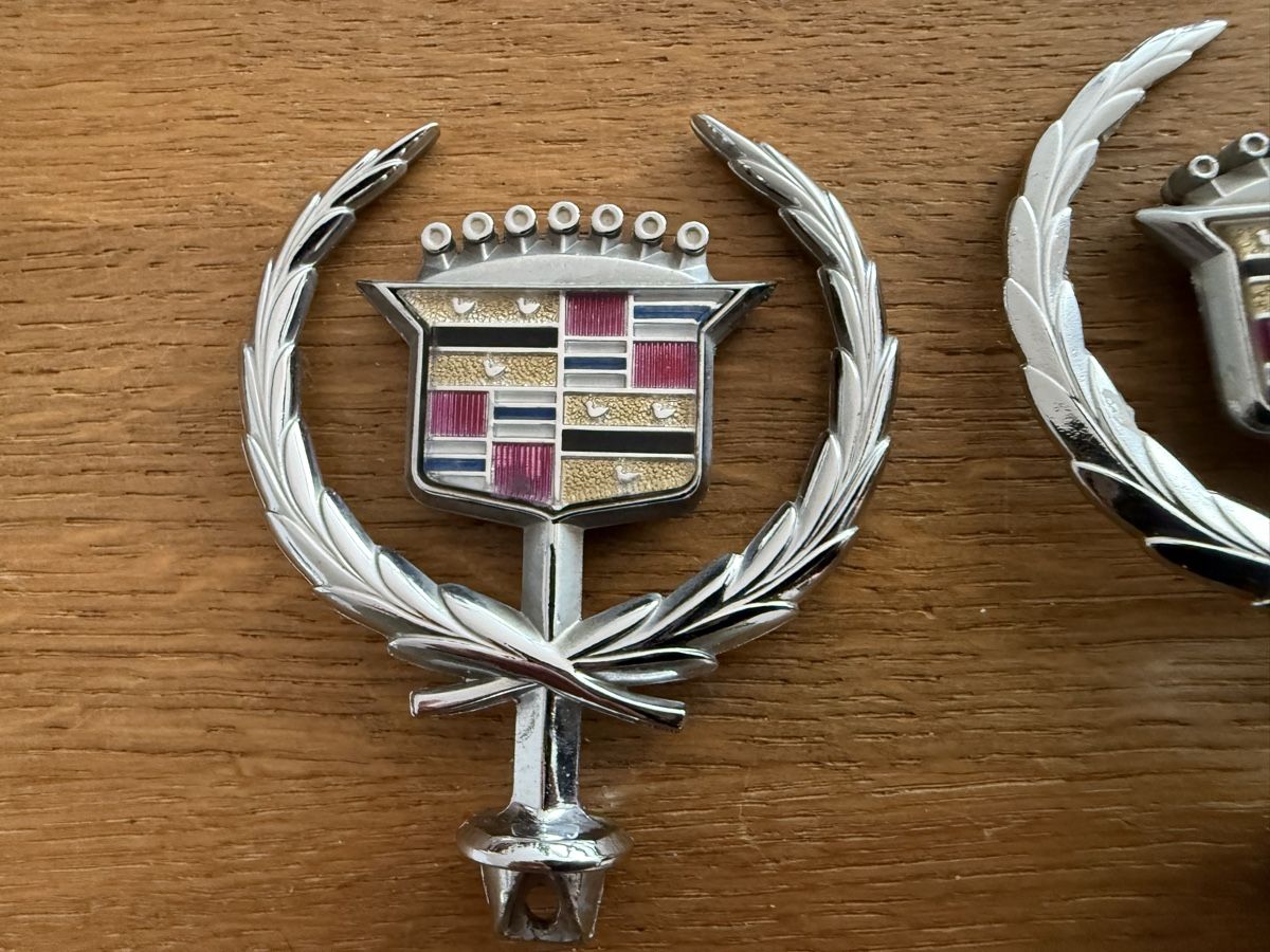 Cadillac Tutti i ricambio: Cadillac Kühlerfigur Embleme Kühler Figur Emblem – Usato da Goldach venduto da Donpancho 7