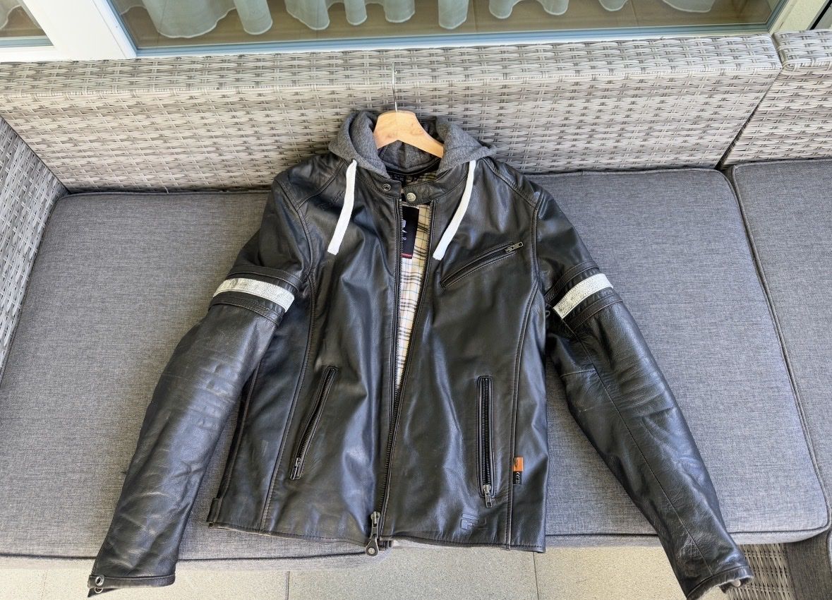 Giacche: Richa Lederjacke mit Protektoren Grösse 50 – Usato da Bürglen TG venduto da Junker93