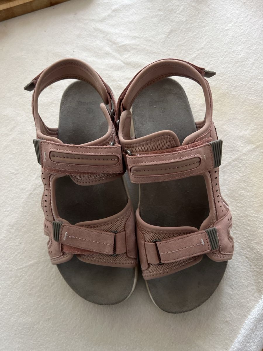 Bench Scarpe da donna: Sandalen Rosa – Usato da Egg b. Zürich venduto da Stuebs