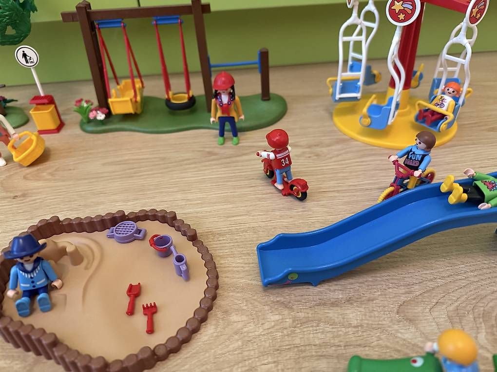 Playmobil Spielzeuge: Playmobil grosser Spielplatz 4070 – Gebraucht aus ZUFIKON von SULMI01 2