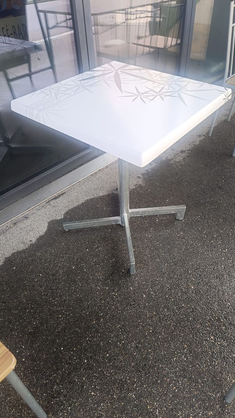 Tavoli: 3 tables restaurant pliables – Usato da Tramelan venduto da ken_79rx