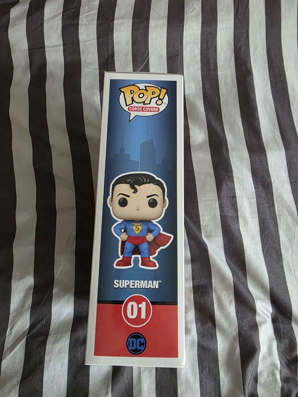 Funko Statuette: Funko Pop Superman Comic Cover – Nuovo (secondo la descrizione) da Zürich venduto da Sams_FunkoandComics_ 1