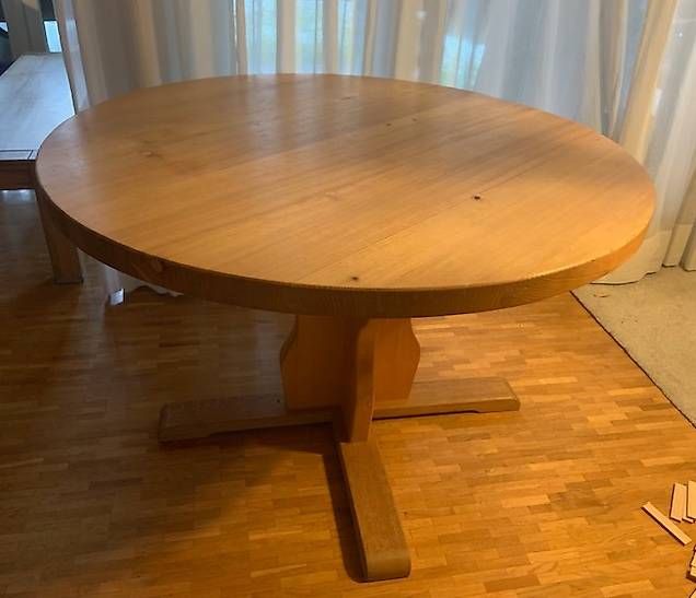 Tables: Schöner massiver Holztisch – D'occasion à Adliswil par Elyaque2005 1