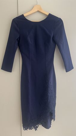 Elegantes dunkelblaues Kleid mit Stickerei Gr. 36 (S)