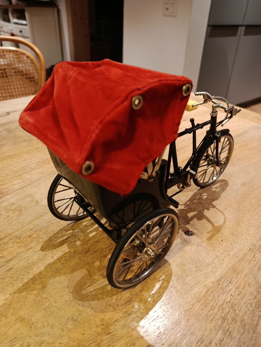 Kit di modellismo & Modellini statici: Miniatur Retro orientalische Rickshaw 1:10 – Usato da Wattwil venduto da sunicheyenne 3