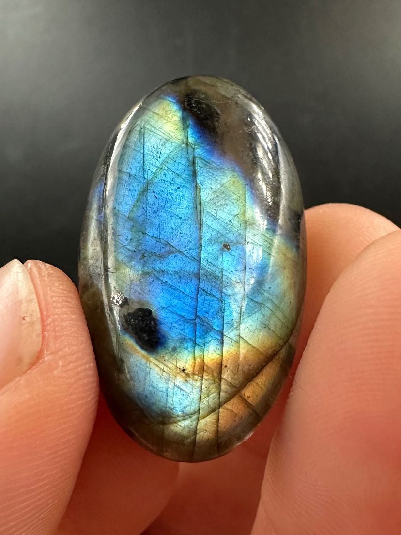Minerali & Pietre curative: EIN Labradorit Cabochon, zufällig ausgewählt – Nuovo e nell'imballaggio originale da Männedorf venduto da cab_cb8m 1