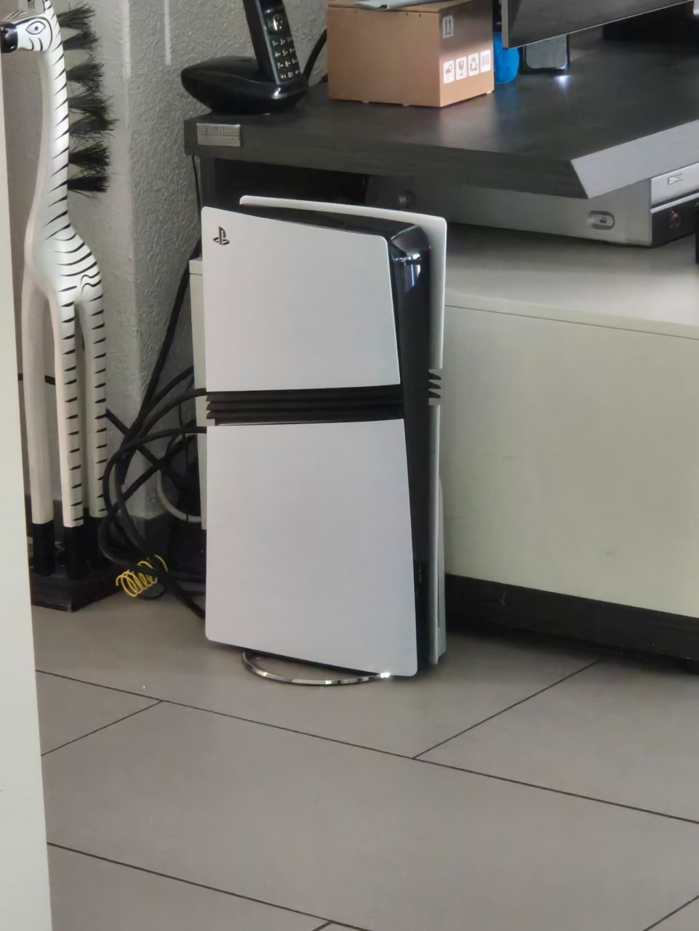 Sony Konsolen: PS5 Pro 2TB mit Laufwerk – Gebraucht aus Niederweningen von era_s96g