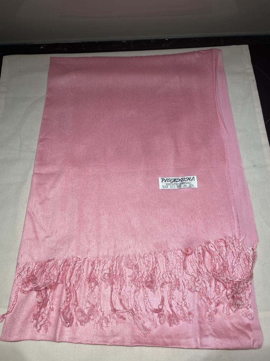 Foulards, Tücher & Schals: Pink Pashmina Scarf, 100% Pashmina, NEW – Neu und originalverpackt aus Buttikon SZ von trzurigo