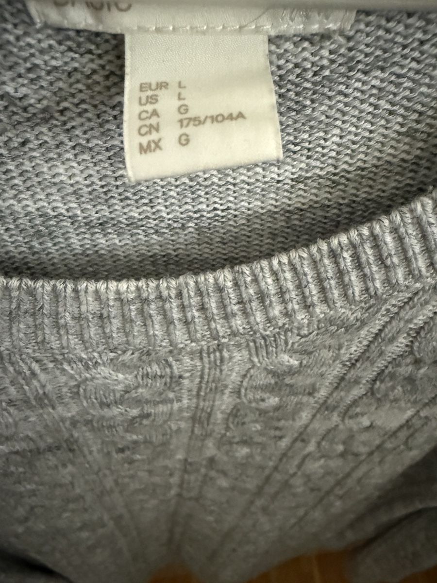 H&M Pullover & Sweatshirts: H&M Strickpullover – Gebraucht aus Rütihof von miak2000 1