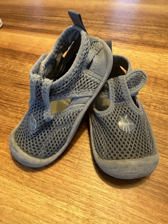 badeschuhe lässig 22