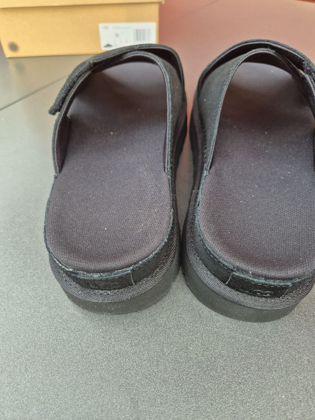 Ugg Chaussures femmes: Ugg Slides Gr. 42 – D'occasion à Steinen par sius21 5