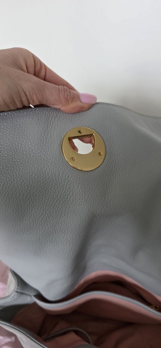Coccinelle Borse da donna: Coccinelle Tasche Modell Liya mit Staubbeutel . – Nuovo (secondo la descrizione) da Rümlang venduto da ilc_vm5p 5