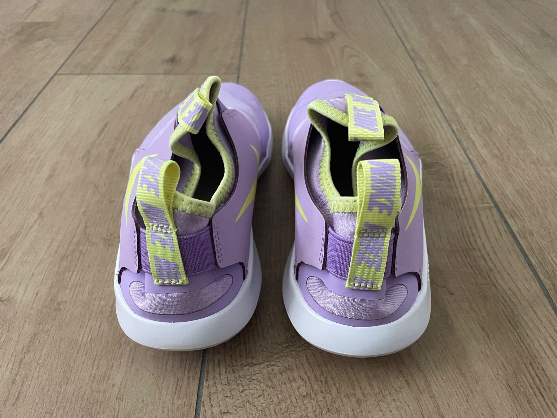 Nike Scarpe per ragazze: Nike Flex Runner (GS) Gr. 38 NEU – Nuovo e nell'imballaggio originale da Waltenschwil venduto da hansnine 2