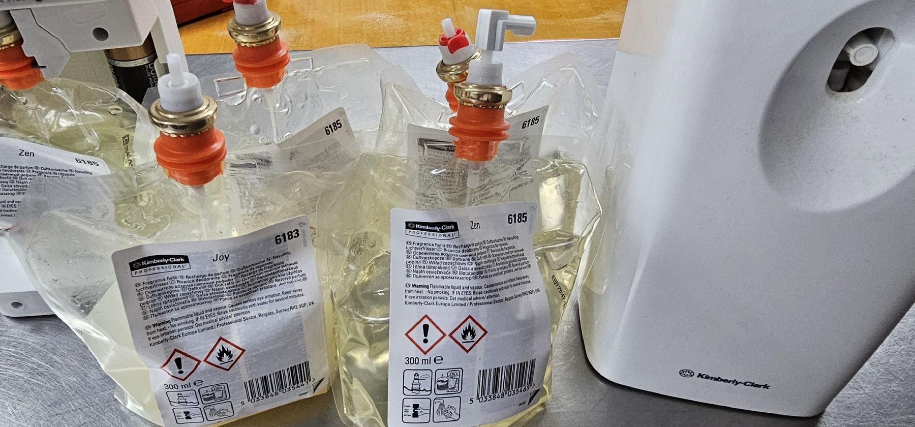 Raumspray: Lufterfrischer Aquarius von Kimberly Clark – Gebraucht aus Oensingen von Nusadua 1