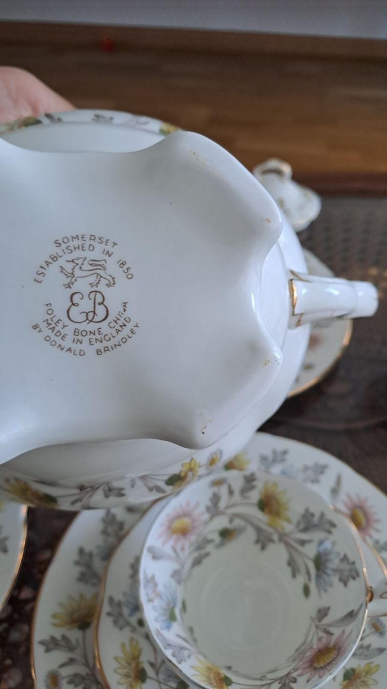 Set di piatti:  Foley China (E. Brain). – Usato da Bern venduto da shery33 2
