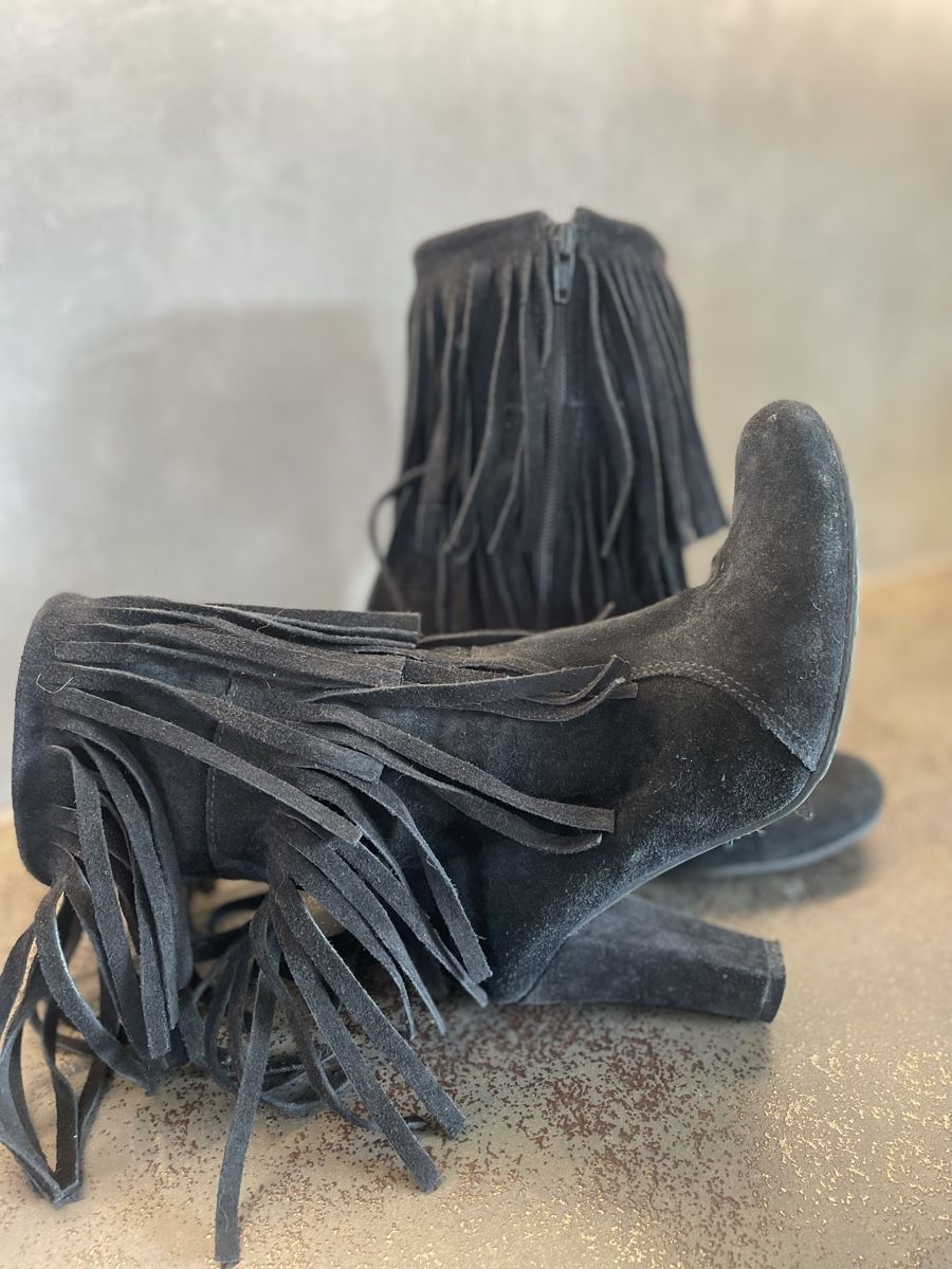 Scarpe da donna: Stiefeletten mit Fransen, Gr.37, Schwarz – Usato da Bronschhofen venduto da Ratz2 3
