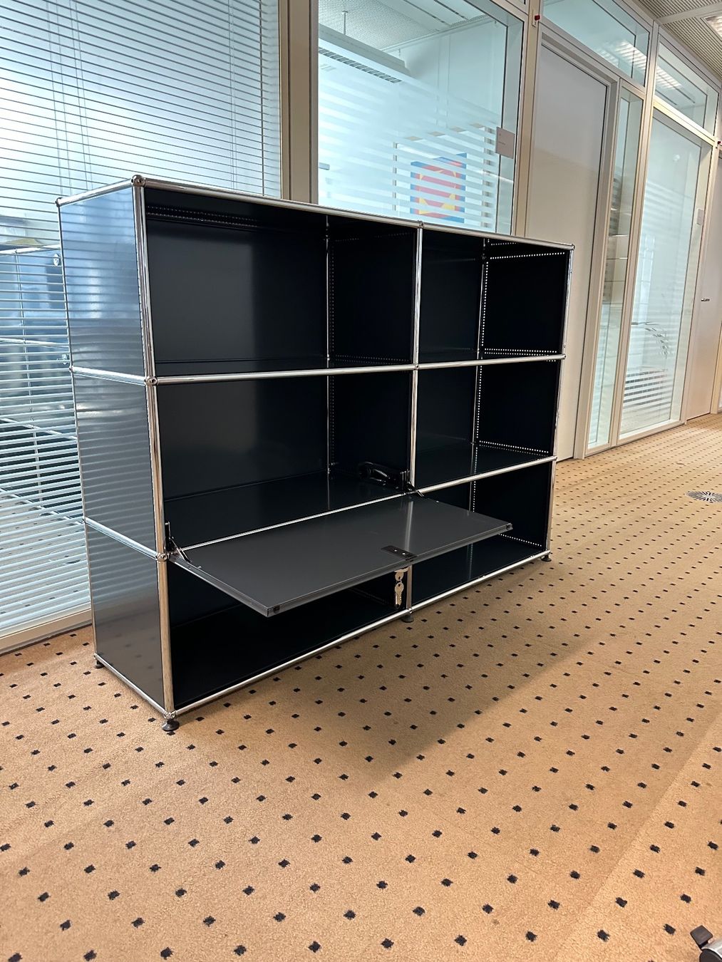 USM Scaffali: USM Sideboard 2x3 Anthrazitgrau, Lieferung&Umbau möglich – Usato da Grenchen venduto da Design-Outlet 2