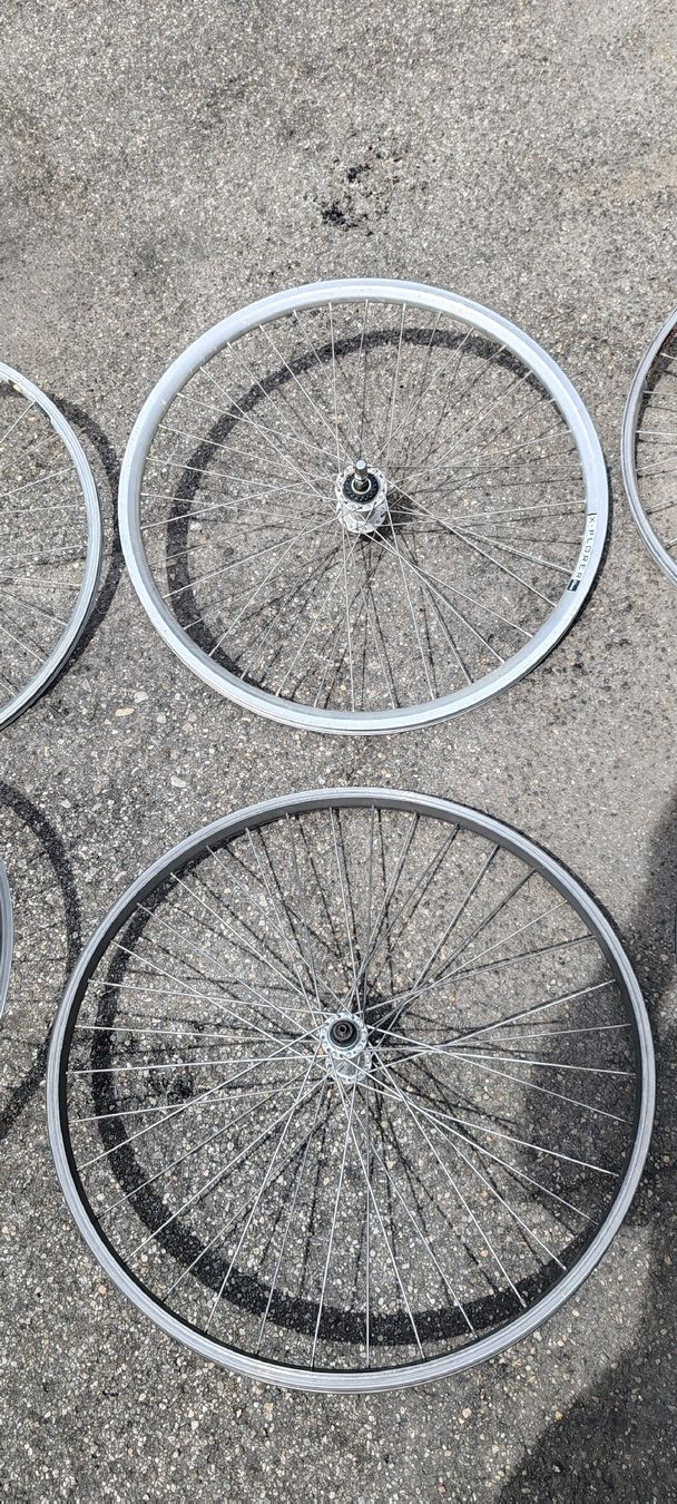 Pièces détachées: 11 roues de velo 26" – D'occasion à Biel/Bienne par Mollarddesign 3