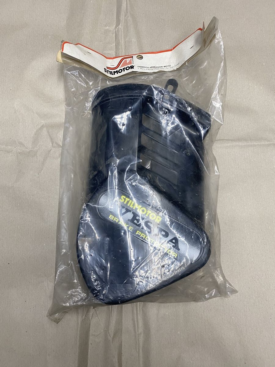 Vespa Tutti i ricambio per moto: Protection du pied de fourche Vespa PX – Nuovo e nell'imballaggio originale da Romanel-s-Lausanne venduto da rico_mat