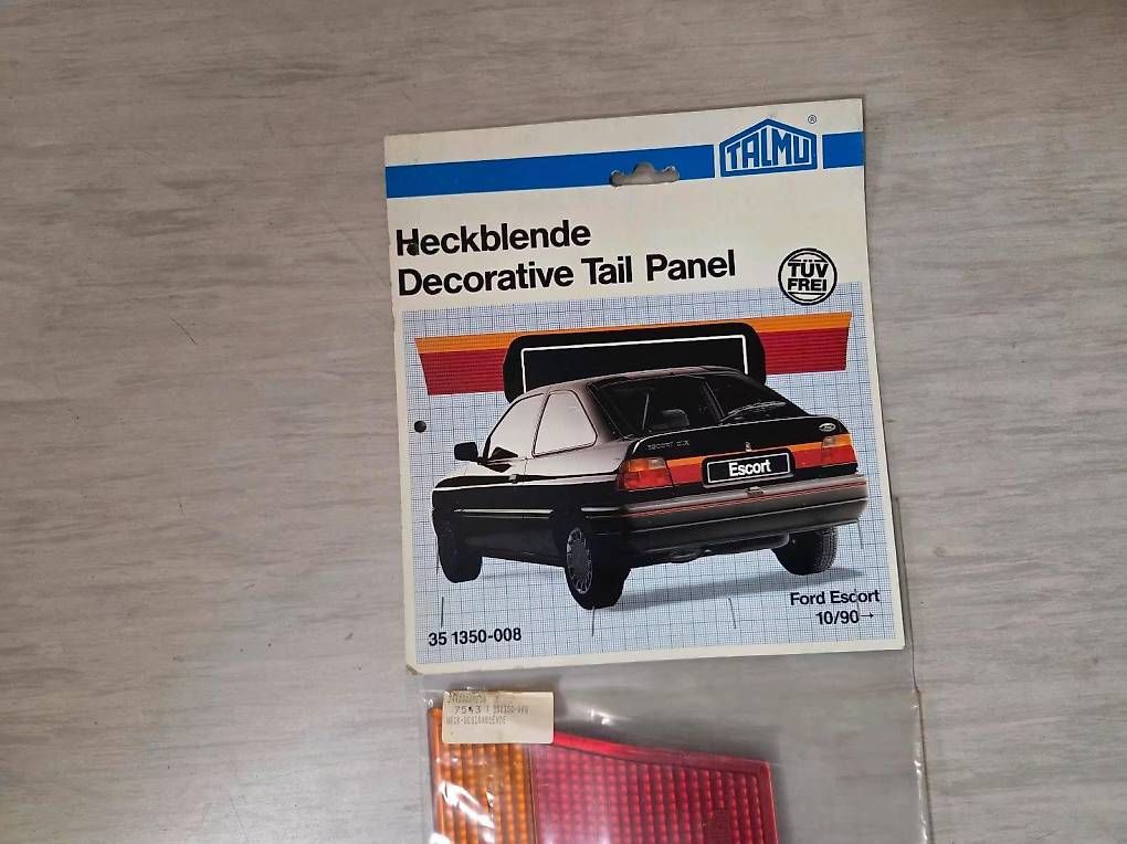 Ford Alle Autoersatzteile: Heckblende Ford Escort Neu originalverpackt – Gebraucht aus Bern von bieter-1