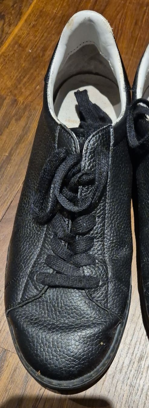 Armani Scarpe da uomo: Schwarze Lederschuhe, Grösse 41- Klassisch & Bequem – Usato da Bubikon venduto da NaralieG