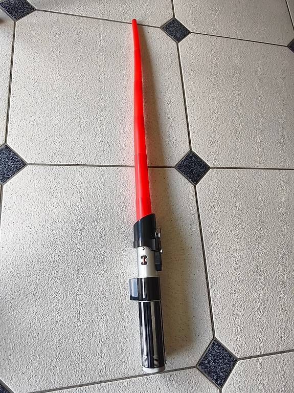 Star Wars Giocattoli: Lot de trois sabres laser Star Wars – Usato da Martigny venduto da Manu144 2