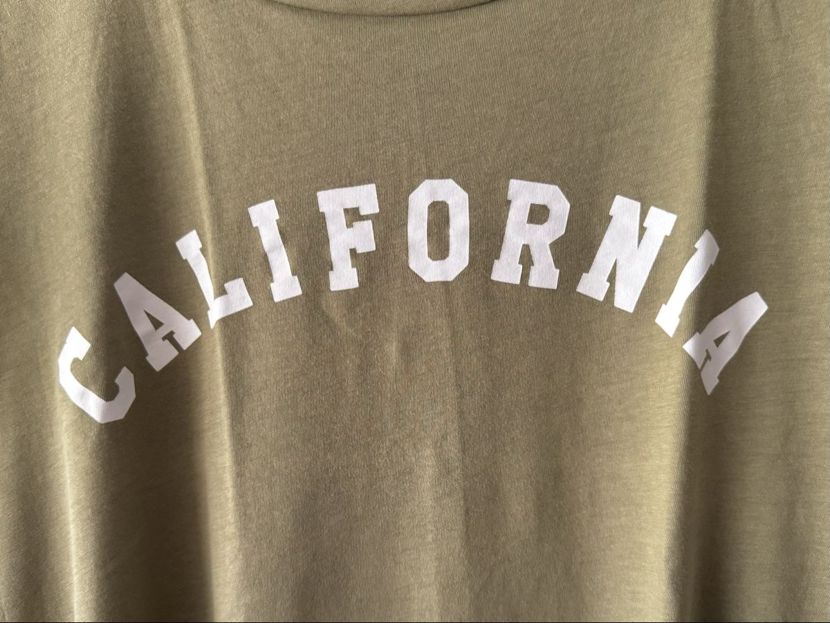 H&M T-Shirts: T-Shirt California – Gebraucht aus Luzern von Leaaa 1